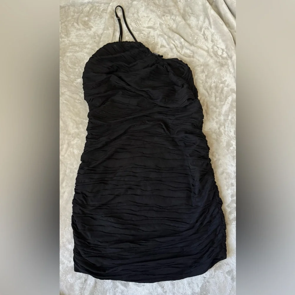 PrettyLittleThing Black Mini Dress - Picture 4 of 5